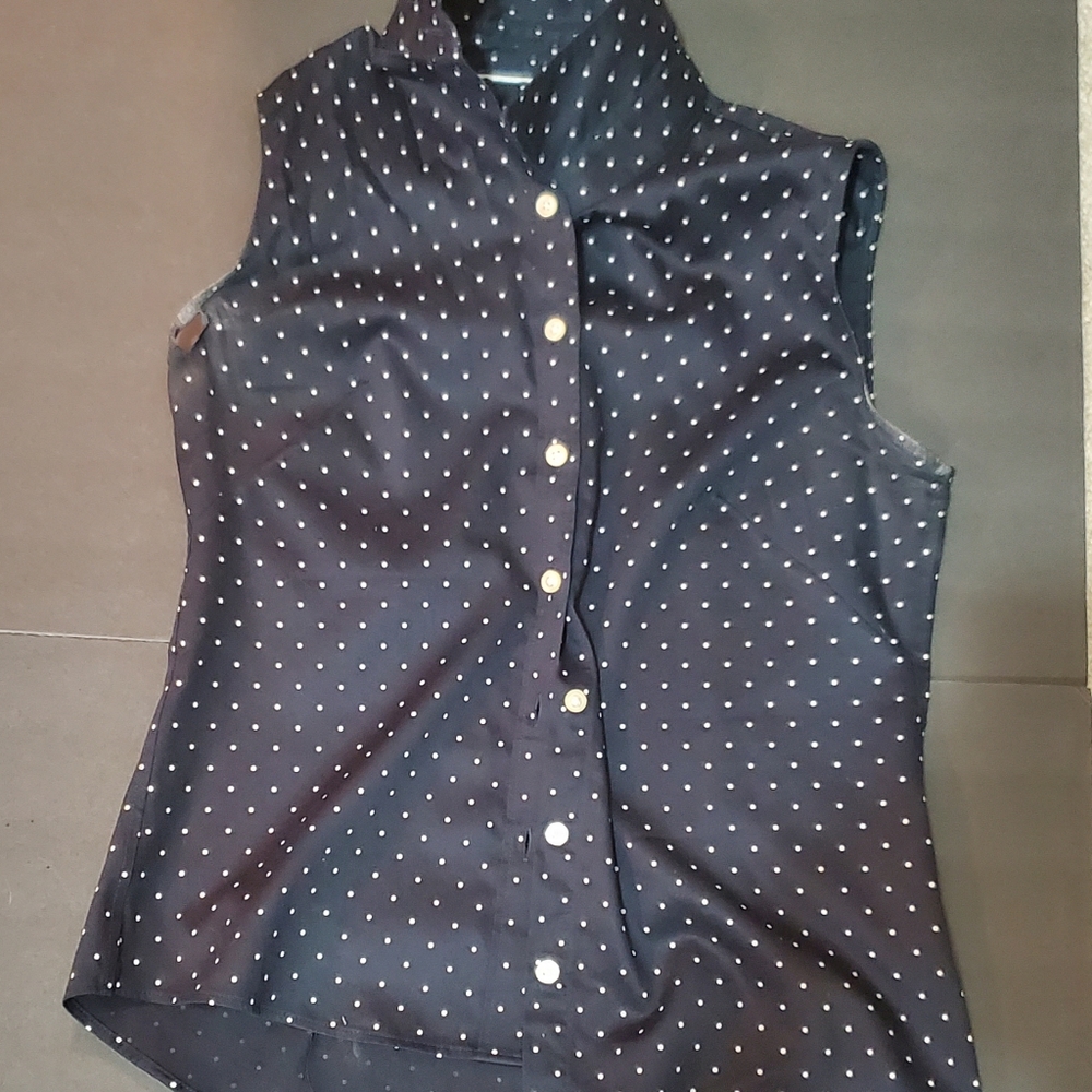 Banana Republic Collared Sleeveless Button Up 6